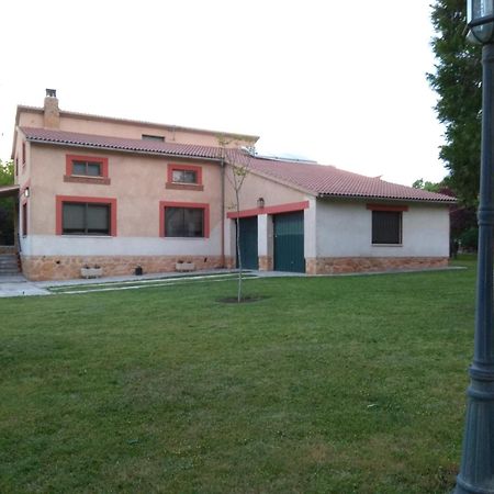 Casa Rural Las Tuyas En Segovia Palazuelos de Eresma Bagian luar foto