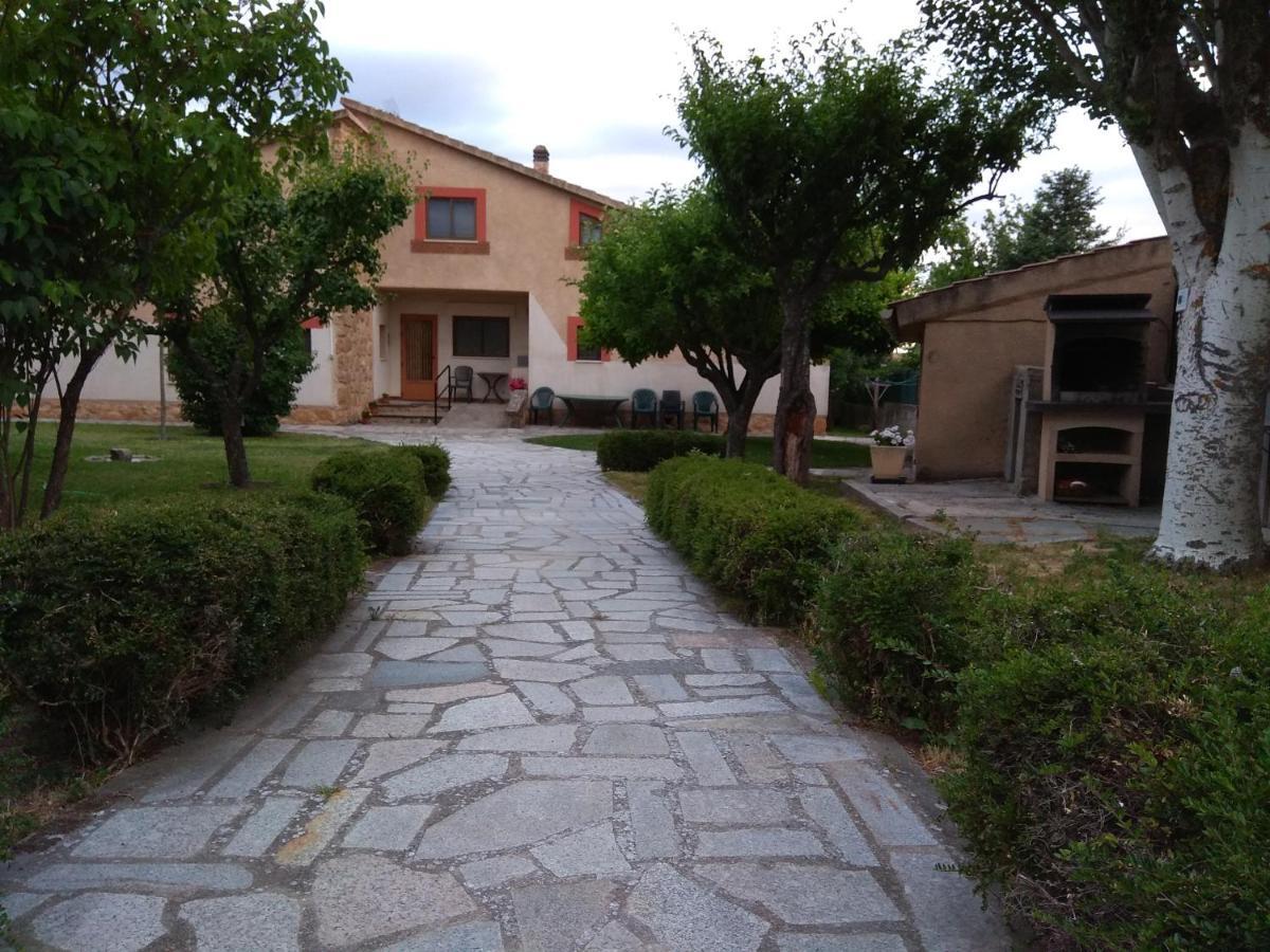 Casa Rural Las Tuyas En Segovia Palazuelos de Eresma Bagian luar foto